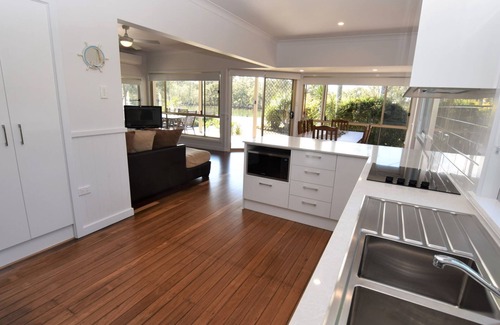 Dunbogan House | Tranquil Waters - 30 Camden Head Rd Dunbogan