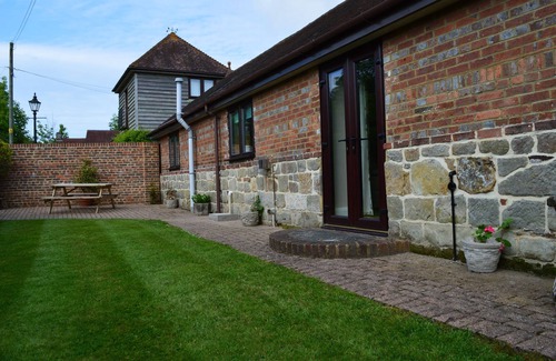 St Leonards-On-Sea Cottage | Tranquil, Well-equipped Cottage with panoramic country views.