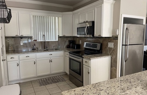 Spring Hill House | Tranquility on a Lake House- 3 miles from Weeki Wachee River