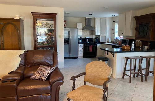 Potosi House | Tranquill Cabin on Edge of Town (Pet Friendly)