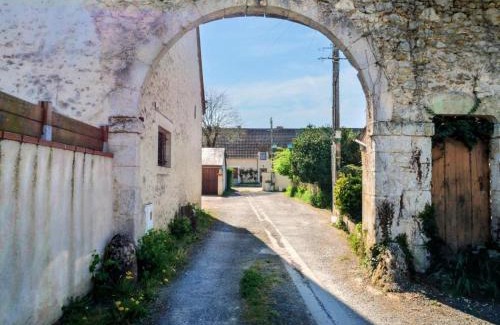 Saint-Gervais-la-Foret Apartment | Tranquillité, Parking, Proche Châteaux de la Loire
