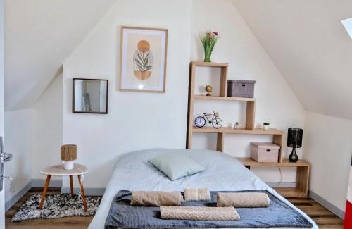 Saint-Gervais-la-Foret Apartment | Tranquillité, Parking, Proche Châteaux de la Loire