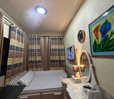 Santa Cruz House | Transient Room Manila