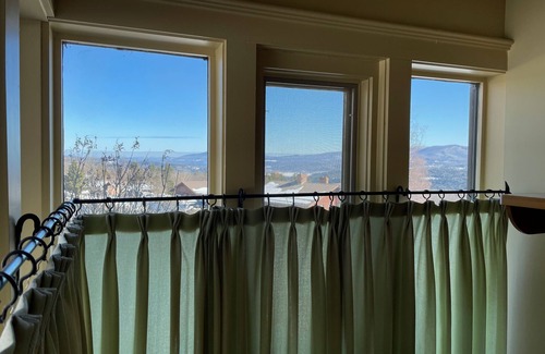 Moscow Ski Chalet | Trapp Family Lodge Guest House - President's Week