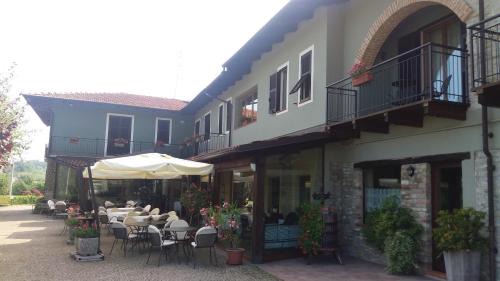 Cerretto Langhe House | Trattoria Del Bivio