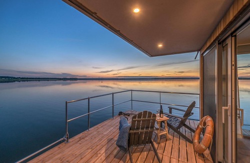 Uecker-Randow Boat Rental | traumHaff houseboat La Péniche/Baltic Sea - design, sunset & sauna on board