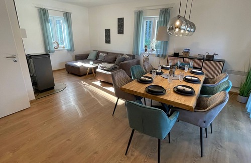 Frymburk House | Traumhaftes Ferienhaus Direkt am See! 4 Schlafzimmer