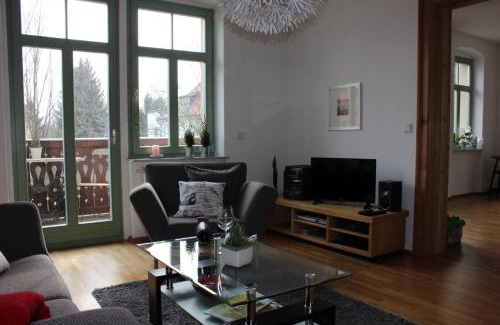 Strehlen Apartment | Traumhafte Etagenwohnung in Günderzeitvilla