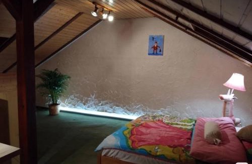 Dreieich House | Traumhaftes Ferienhaus mit zwei Einheiten für bis zu 10 Personen