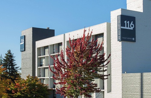 Wilburton Hotel | Travel Destination! Onsite Parking and Pool, Near Bellevue Downtown Park