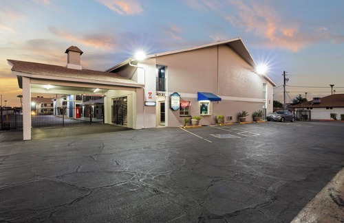 Alhambra House | Travel Inn - In Phoenix (Alhambra)