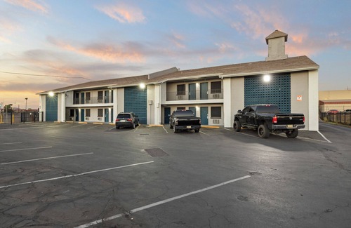 Alhambra House | Travel Inn - In Phoenix (Alhambra)
