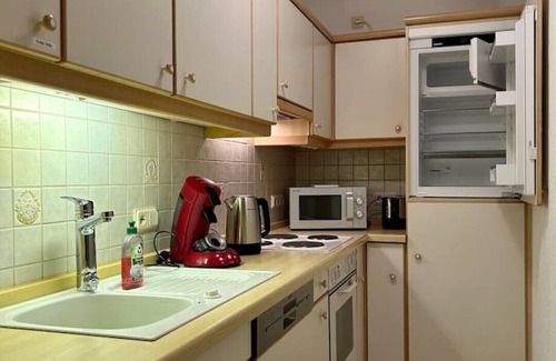 Erden Apartment | Travel together - sleep separately, 2 rooms and 2 bathrooms