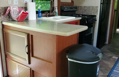 Silver Lake House | Travel trailer in a rustic setting, 1/4 mile from State Park Entrance