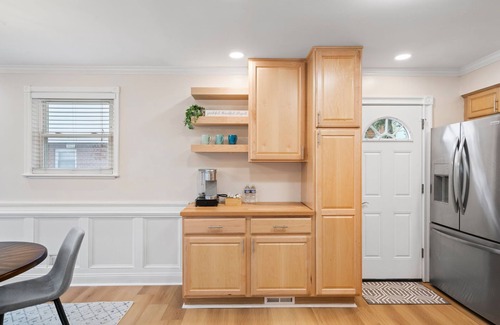 Seminary Hill House | Traveler's Dream Old Town Alexandria Home