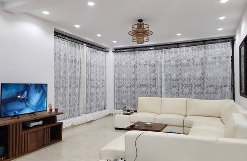 Ambohibao Bed & Breakfast | Traveler's Guest House CH1
