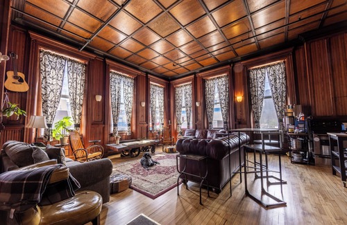 South Side Flats Hotel | Traveler's Rest Hotel