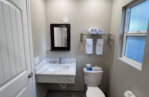 Downtown Eugene Hotel | Travelers Inn Eugene University