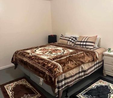 Newark House | Travelers Long Stay with Private Bathroom Divine Villa and Resorts 5mins to EWR Airport and 4mins to Penn Station Newark, New York