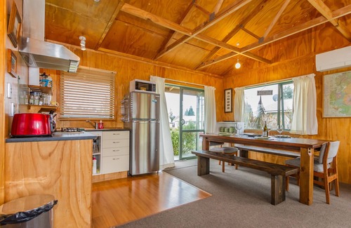 National Park Village Cottage | Traverse Cabin - National Park Holiday Home