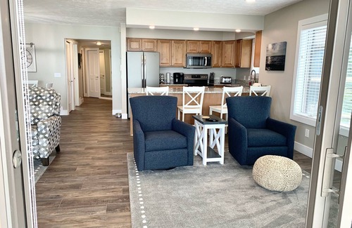 Traverse City Condo | Traverse City, MI Beach Condo