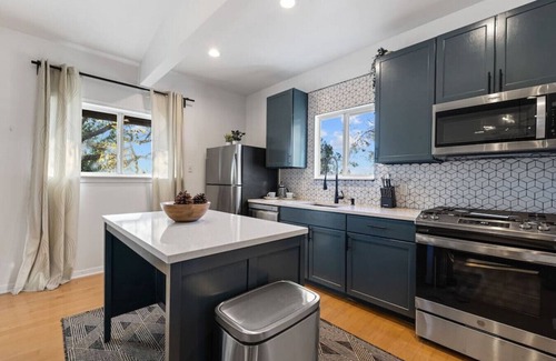 Greater South River City House | Travis heights 2BR · Central Austin Guest House, Walk to South Congress