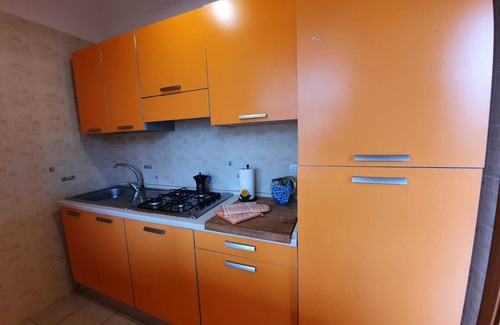 Montincello Apartment | Tre Appartamenti in Villa con Giardino Vicino al Mare