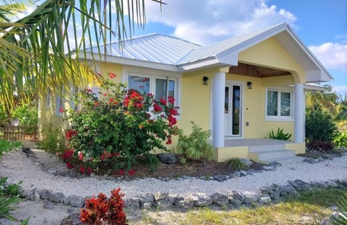 Treasure Cay House | Treasure Cay Marina View with Boat Slip