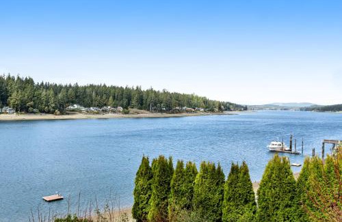 Allyn-Grapeview House | Treasure Island Retreat