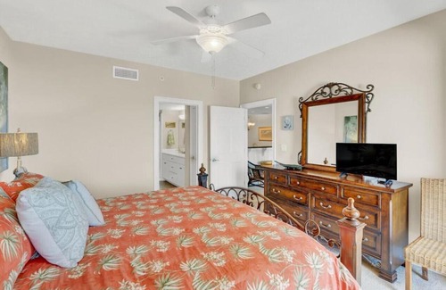 Lower Grand Lagoon Apartment | Treasure Island 707