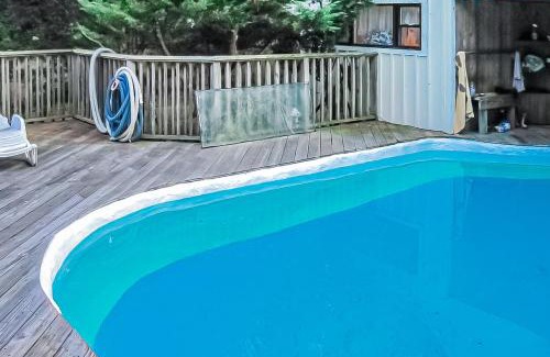 East Quogue House | Tree Canopy Oasis