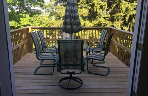 Elberta Apartment | Tree House Apt Overlooking Beautiful Betsie Bay, Near magnificent Lake overlook