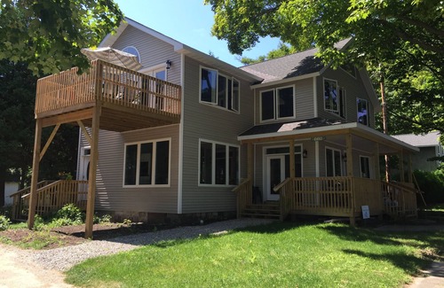 Elberta Apartment | Tree House Apt Overlooking Beautiful Betsie Bay, Near magnificent Lake overlook