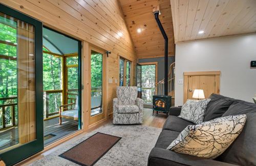 Rumford Center House | Tree House with Hot Tub Near Sunday River Resort!