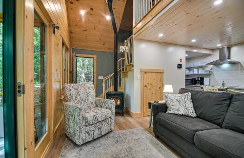 Rumford Center House | Tree House with Hot Tub Near Sunday River Resort!