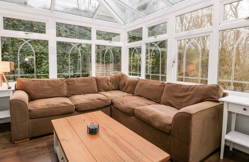Glastonbury Cottage | TREE OF LIFE HOUSE, NUMBER 27 BERE LANE, pet friendly in Glastonbury