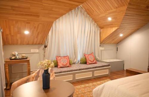 Nishat-Shalimar House | Tree of Life Lakeside Cottage, Srinagar