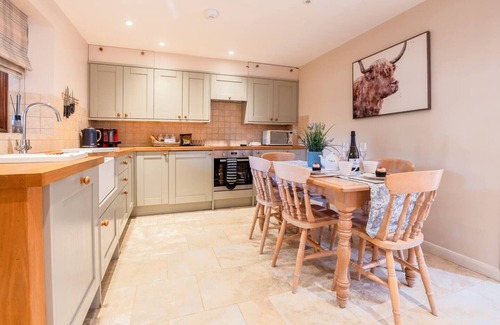 Temple Guiting House | Tree Tops House and Garden Cottage