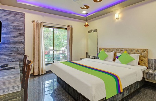 Wai Hotel | Treebo Dreamworld