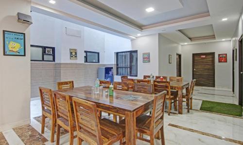 Noida Hotel | Treebo Modern Stays