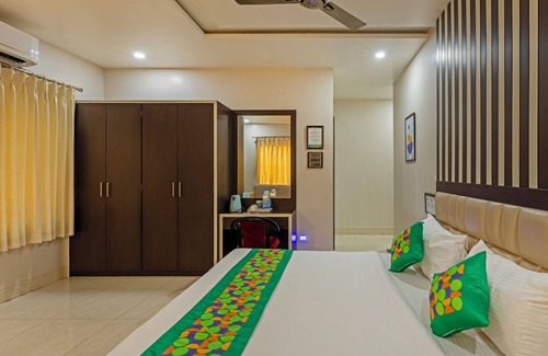 Jamshedpur Hotel | Treebo The Golden Sands, Bistupur