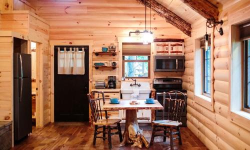 Millersburg House | Treehouse #6 by Amish Country Lodging