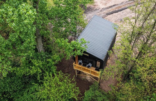 Oakdale Apartment | Treehouse at a lavender farm overlooking a creek!