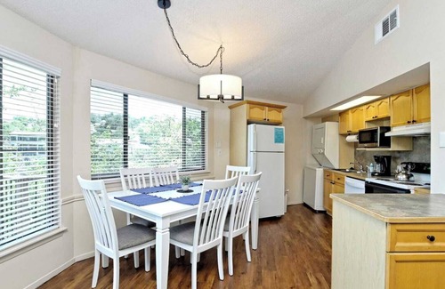 Lakeway House | Treehouse Bungalow - Shared Community Pool/Hot Tub #17