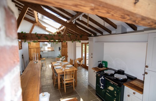 Woolhope Cottage | Treehouse Cottage Spa Retreat