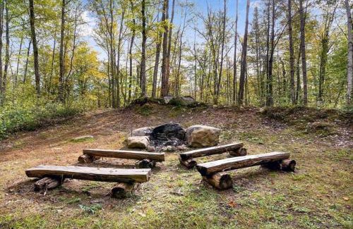 Stoneham House | Treehouse in Maine woods- The Grand Oak