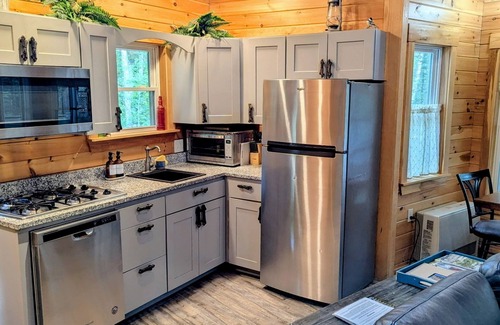 Hancock Cabin | Treehouse near Bar Harbor. Luxurious and private!