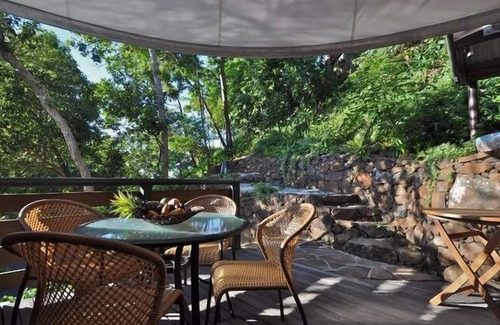 Byron Bay Cottage | Treehouse Studio at the fabulous Wategos Beach