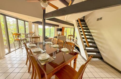 Village of Four Seasons House | Treehouse Treetop Village66-3bed3bapools-8pp
