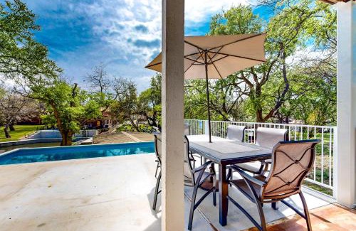 Kingsland House | Treetop on LBJ